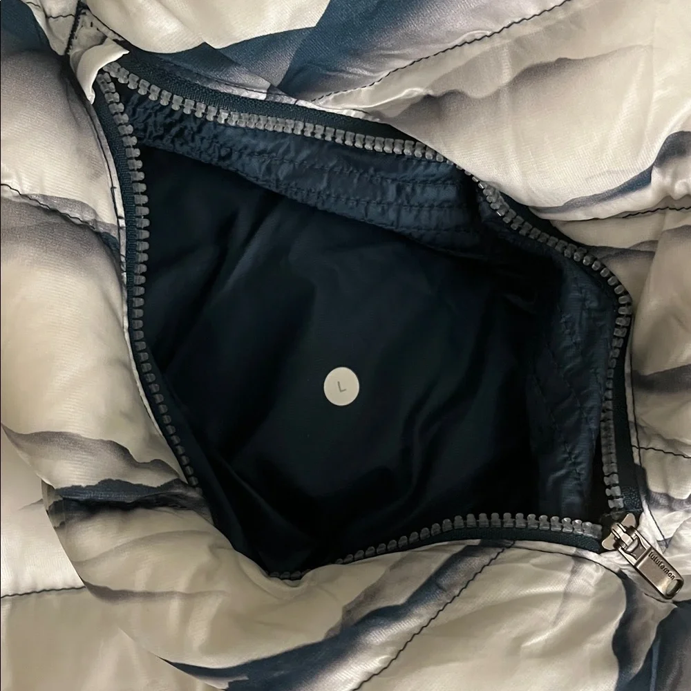 NEW Lululemon Get Up Get Down Vest Size Large - Picture 7 of 7